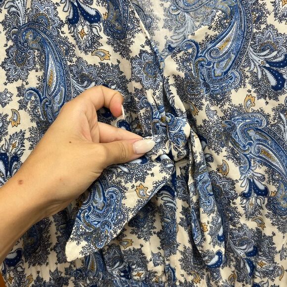 H&M v neck tie front Blue Paisley Dress - Picture 4 of 5